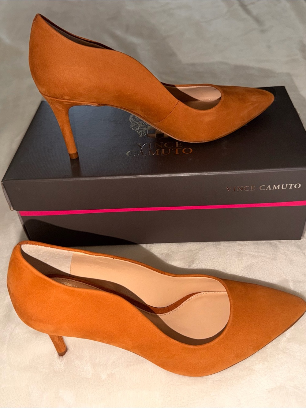 Vince Camuto Jaynita Suede Pointed Toe Pumps Autumn Cognac Heels Size 6 - Picture 4 of 11